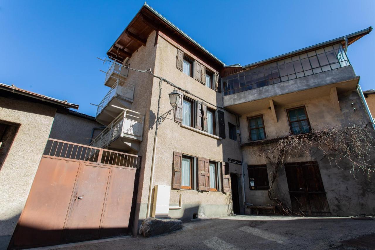 L'Ecureuil Dans La Vieille Maison Centre Ville D'Embrun Exteriör bild